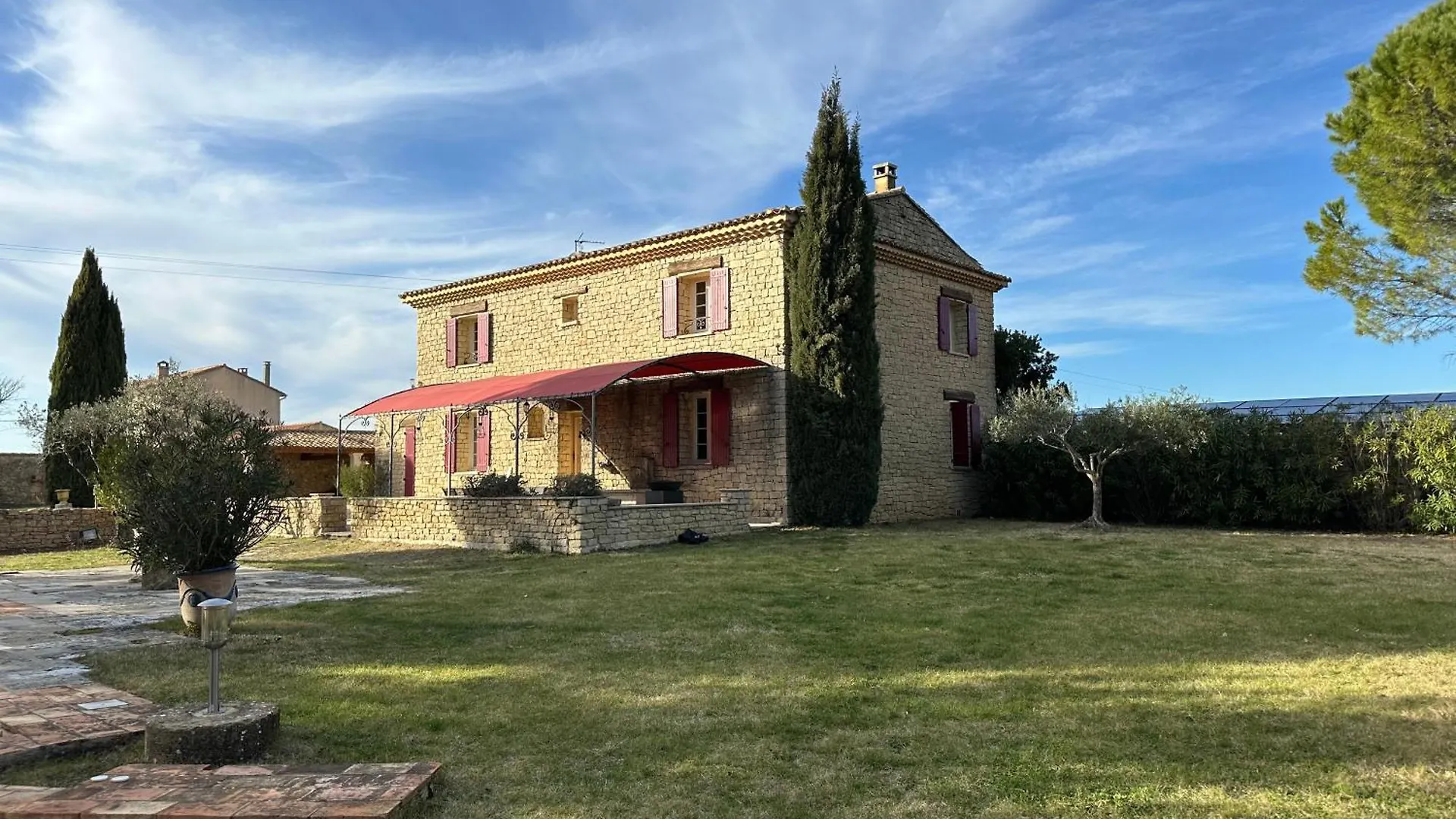 La Meynardiere Saint-Pierre-de-Vassols 0*,